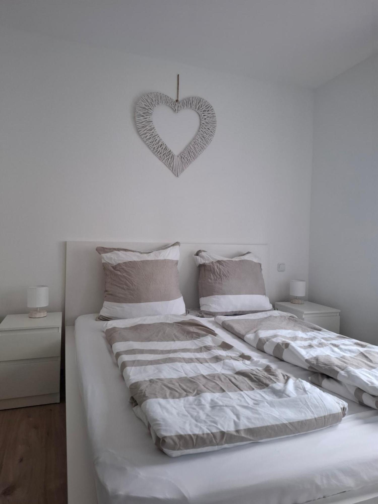 Umgeben Von Seen Und Waeldern Brühl Extérieur photo